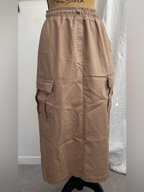 MELLODAY Tan Cargo Style MIDI Skirt Size L